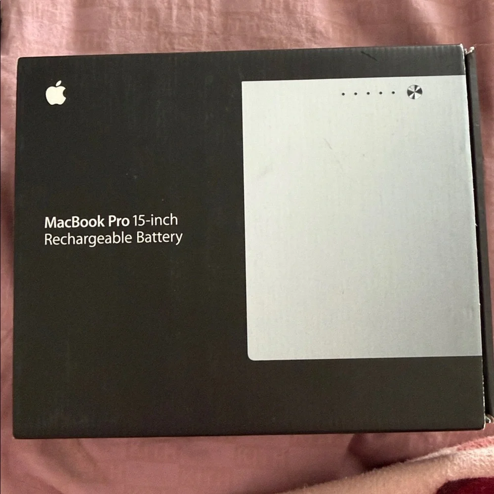 Macbook Pro 15 Inch battery box